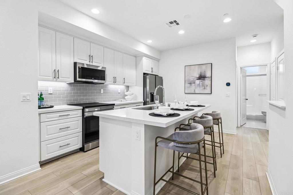 520 Cobblestone Court El Cajon, CA 92020 - Photo 5 of 30