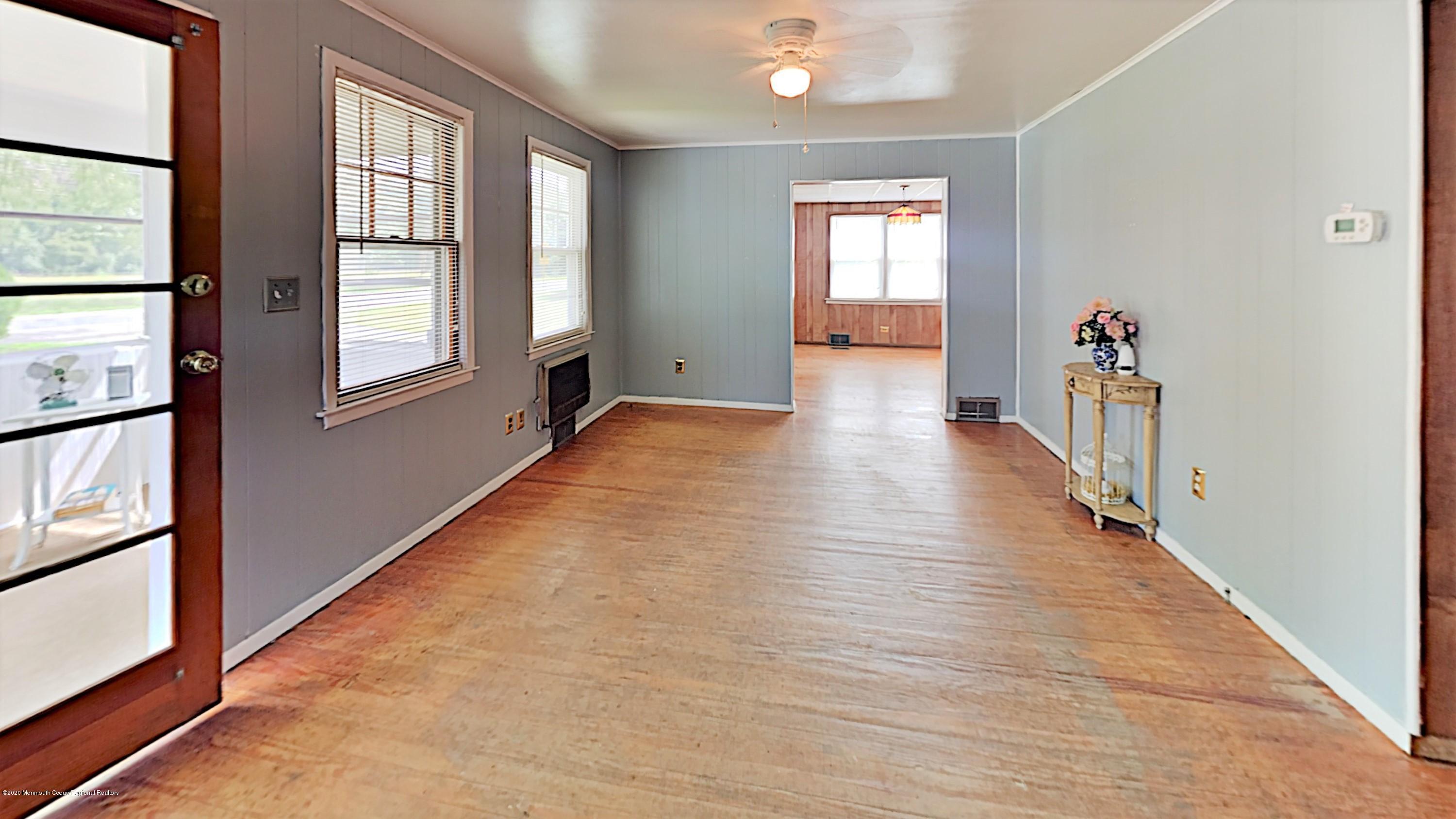 133 Squankum Road Farmingdale, NJ 07727 - Photo 12 of 21 8_Image_GfJjOcE2Jy