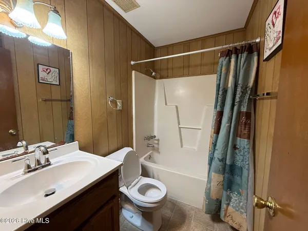 $950 | 2514 Commerce Road, Unit B, Jacksonville, NC 28546