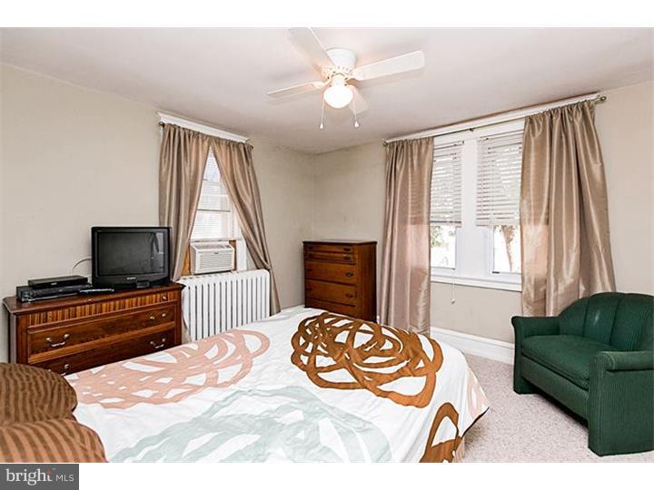 1044 Edgemore Road Philadelphia, PA 19151 - Photo 16 of 24 Bedroom - Main