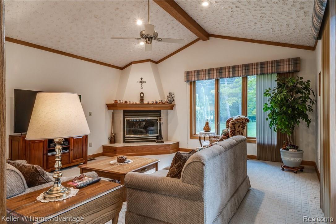 18505 Van Road Livonia, MI 48152 - Photo 16 of 37 Interiors (15 of 59).jpg