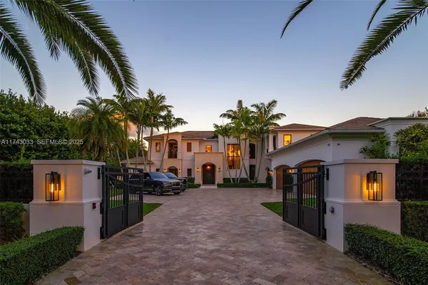 $8,400,000 | 8955 Southwest 63rd Court, Pinecrest, FL 33156