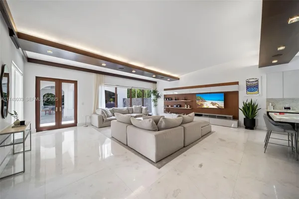 $8,400,000 | 8955 Southwest 63rd Court, Pinecrest, FL 33156