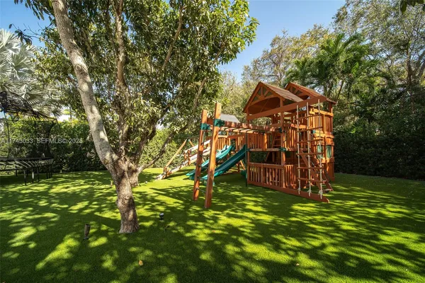 $8,400,000 | 8955 Southwest 63rd Court, Pinecrest, FL 33156