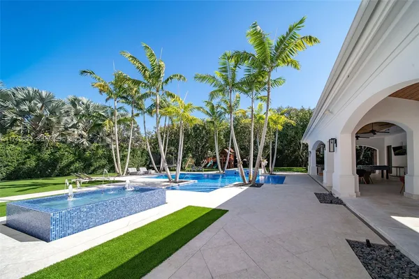 $8,400,000 | 8955 Southwest 63rd Court, Pinecrest, FL 33156