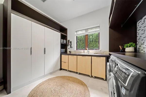 $8,400,000 | 8955 Southwest 63rd Court, Pinecrest, FL 33156