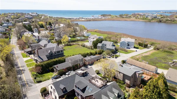 $3,400 | 167 Coggeshall Avenue, Unit E, Newport, RI 02840