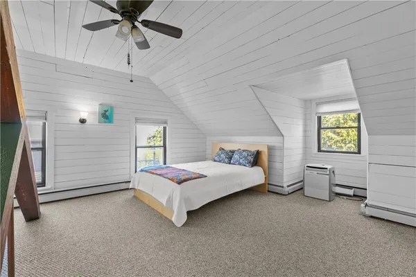 $3,400 | 167 Coggeshall Avenue, Unit E, Newport, RI 02840