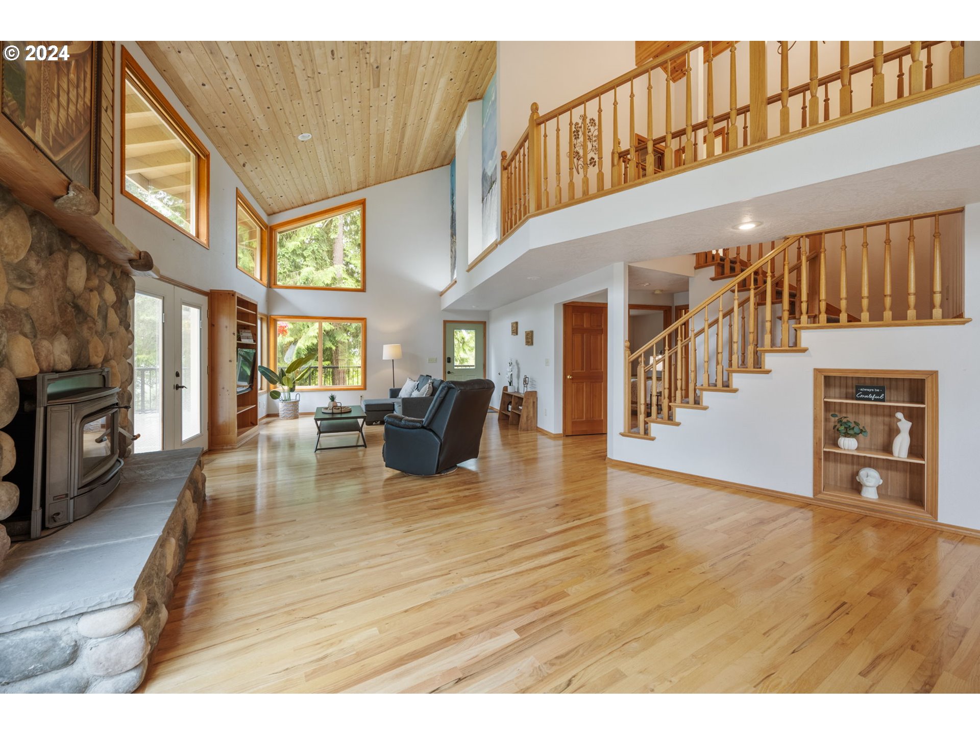 955 Young Road Kelso, WA 98626 - Photo 3 of 45 Gallery Image 3