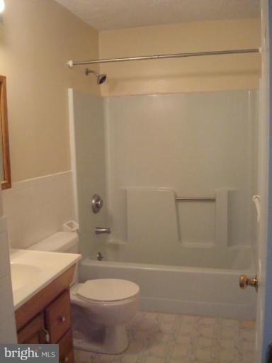 45579 Drayden Road Valley Lee, MD 20692 - Photo 7 of 18 5 X 10 hall bath