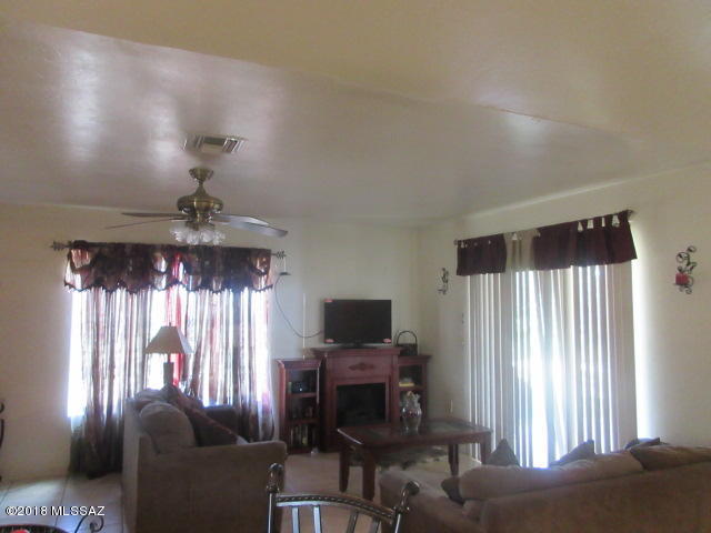 6 Valencia Lane Rio Rico, AZ 85648 - Photo 12 of 27