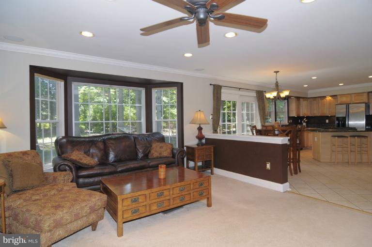 6257 Martin Road Columbia, MD 21044 - Photo 2 of 30 Family Room