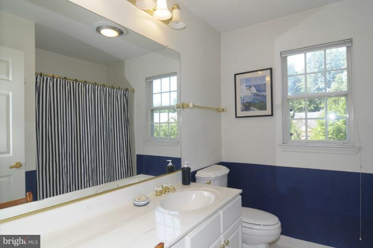 6257 Martin Road Columbia, MD 21044 - Photo 11 of 30 Bath