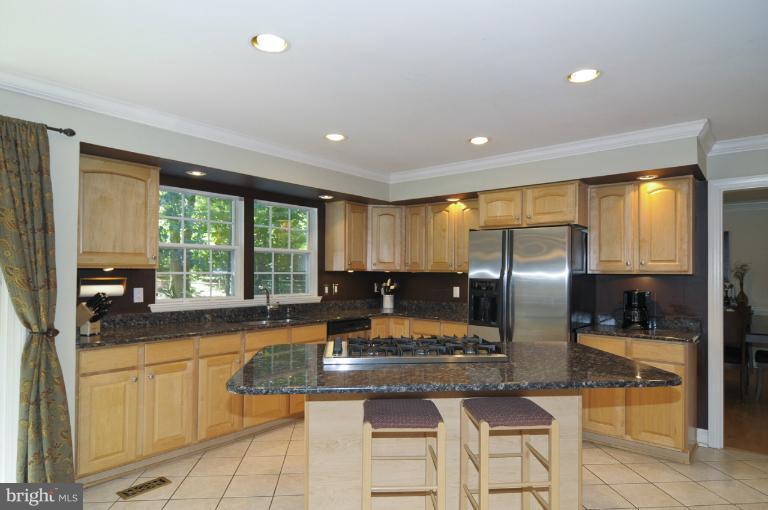 6257 Martin Road Columbia, MD 21044 - Photo 15 of 30 Kitchen
