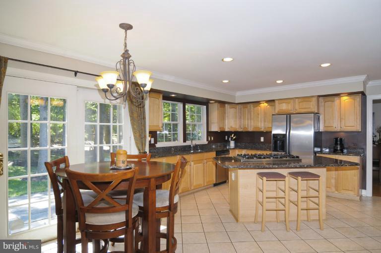 6257 Martin Road Columbia, MD 21044 - Photo 25 of 30 Kitchen
