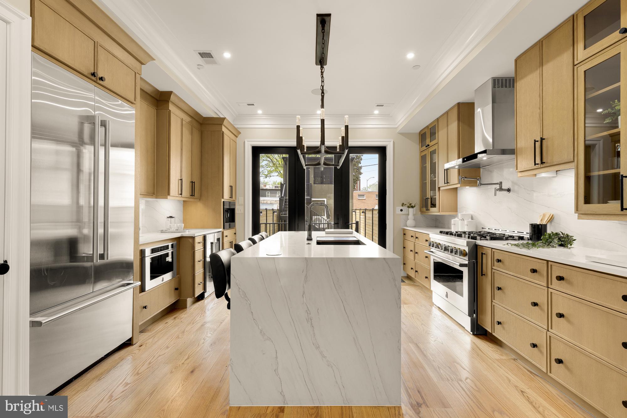 235 12th Street Southeast Washington, DC 20003 - Photo 8 of 38