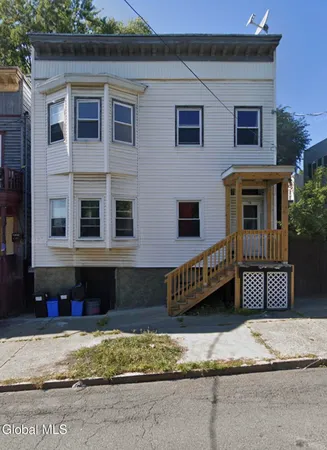 $1,200 | 65 Lark Street, Unit 1, Albany, NY 12210