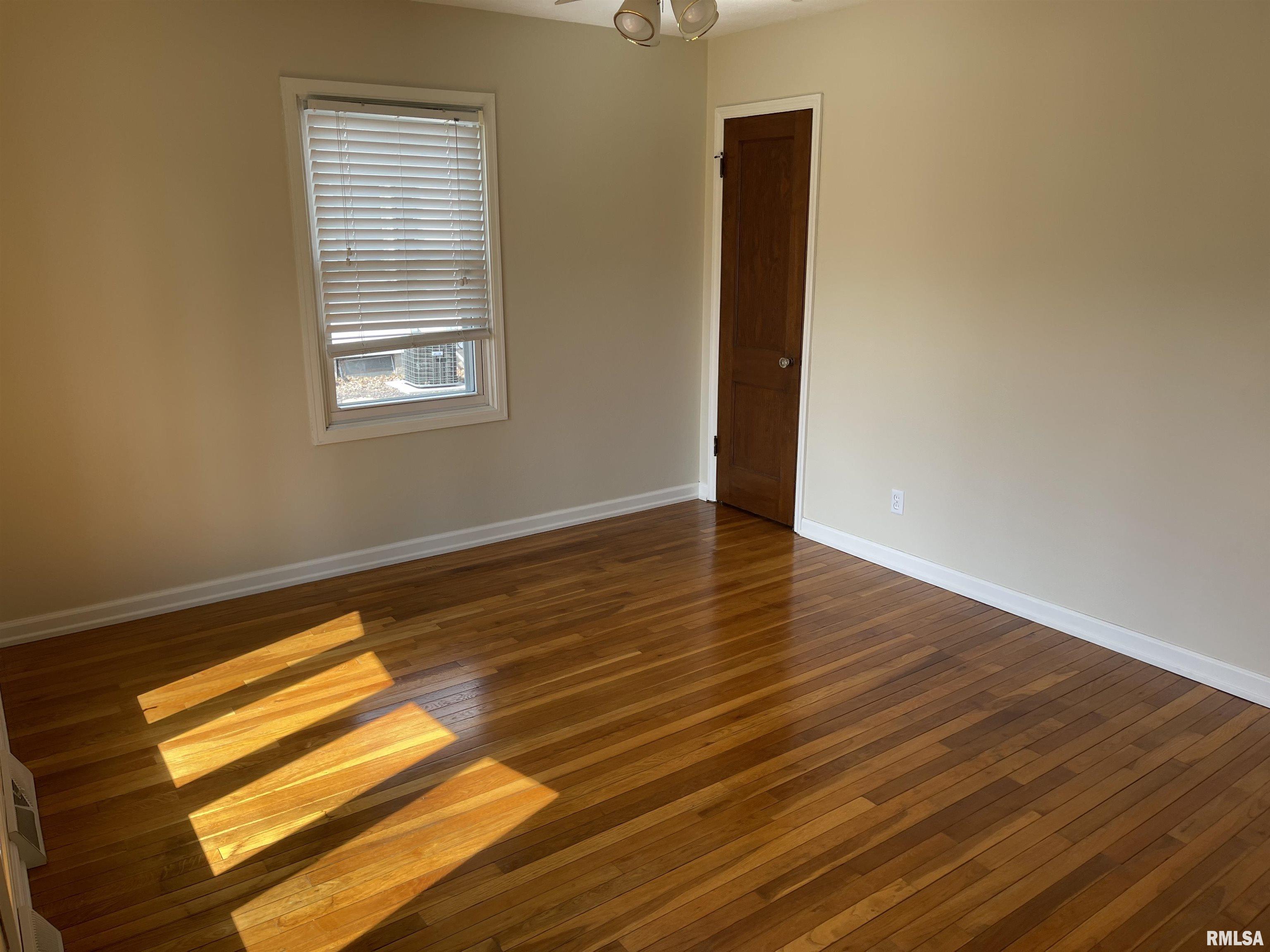 3554 Sherman Street Springfield, IL 62703 - Photo 5 of 34