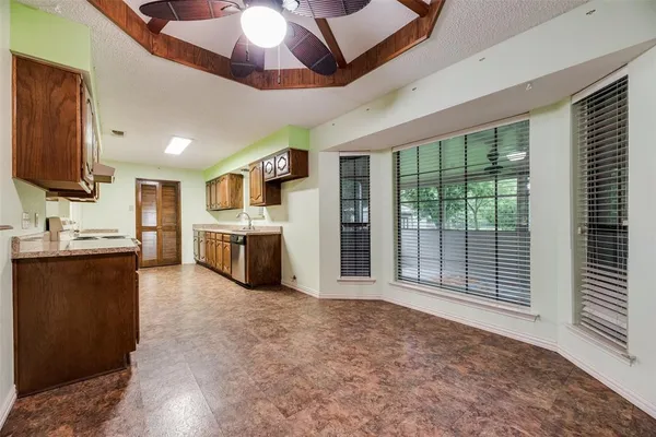 $320,000 | 208 Lorene Drive, Red Oak, TX 75154
