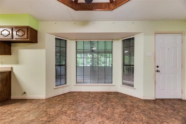 $320,000 | 208 Lorene Drive, Red Oak, TX 75154
