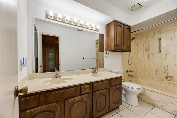 $320,000 | 208 Lorene Drive, Red Oak, TX 75154