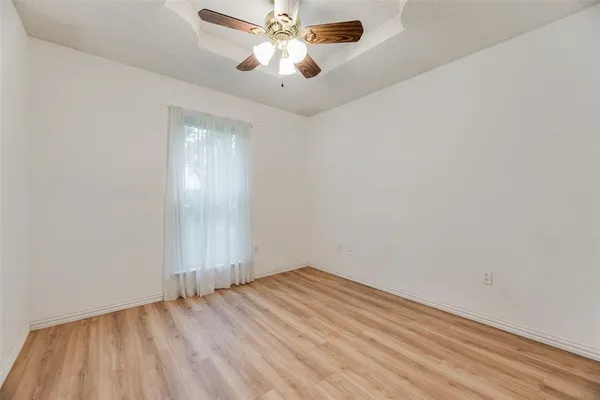 $320,000 | 208 Lorene Drive, Red Oak, TX 75154