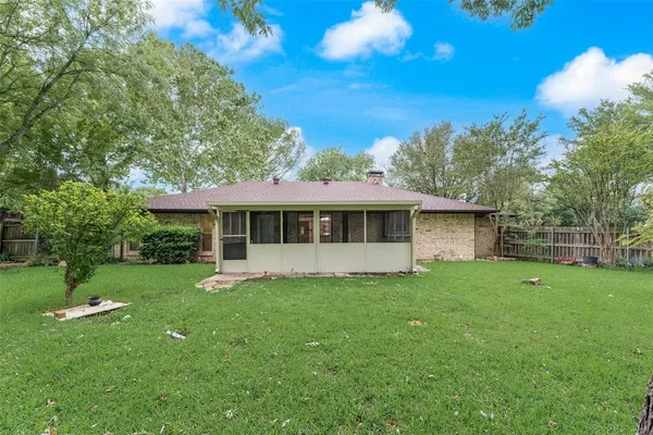 $320,000 | 208 Lorene Drive, Red Oak, TX 75154
