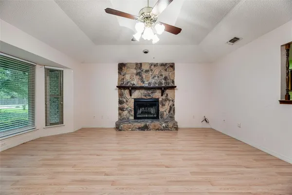 $320,000 | 208 Lorene Drive, Red Oak, TX 75154