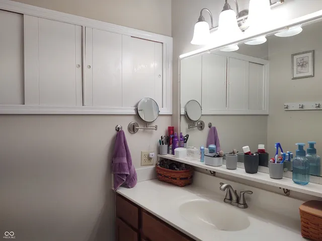 $255,000 | 2630 Wedgewood Drive, Columbus, IN 47203