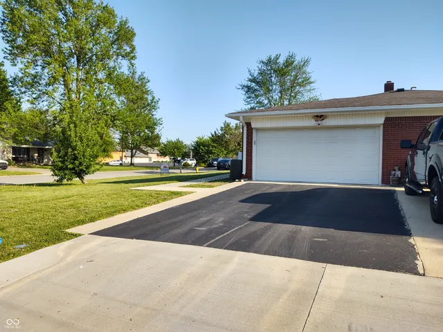 $255,000 | 2630 Wedgewood Drive, Columbus, IN 47203