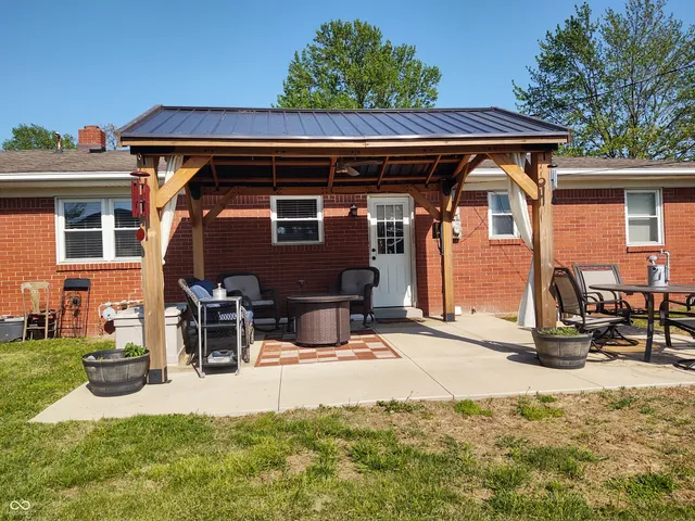 $255,000 | 2630 Wedgewood Drive, Columbus, IN 47203