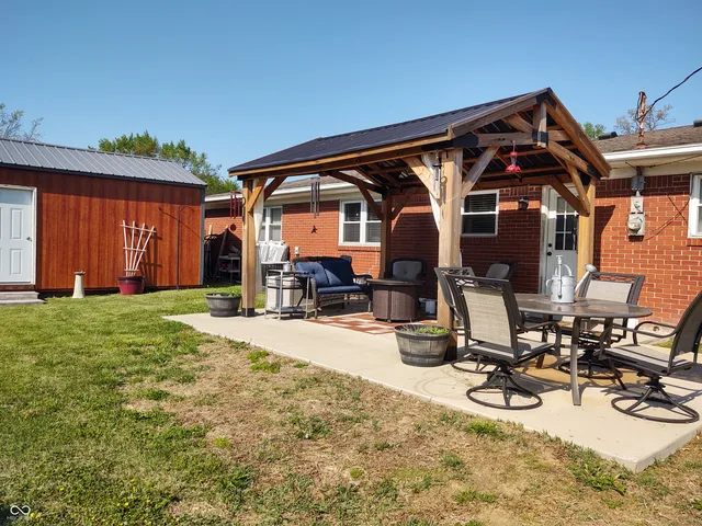 $255,000 | 2630 Wedgewood Drive, Columbus, IN 47203