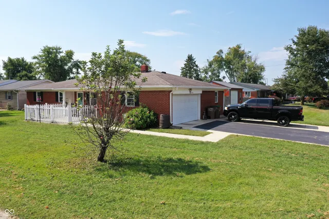 $255,000 | 2630 Wedgewood Drive, Columbus, IN 47203