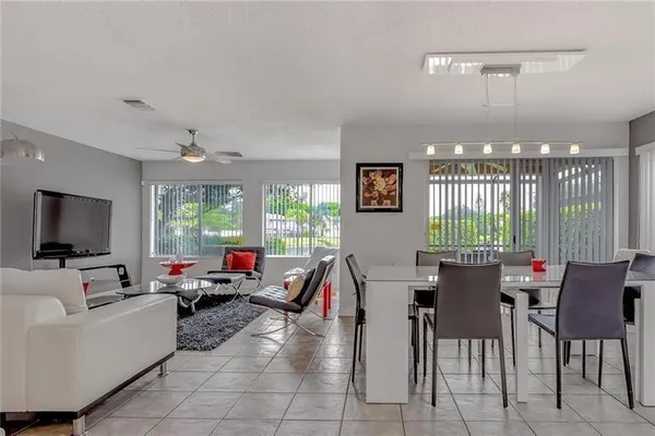 $3,950 | 6751 Boca Pines Trail, Unit F, Boca Raton, FL 33433