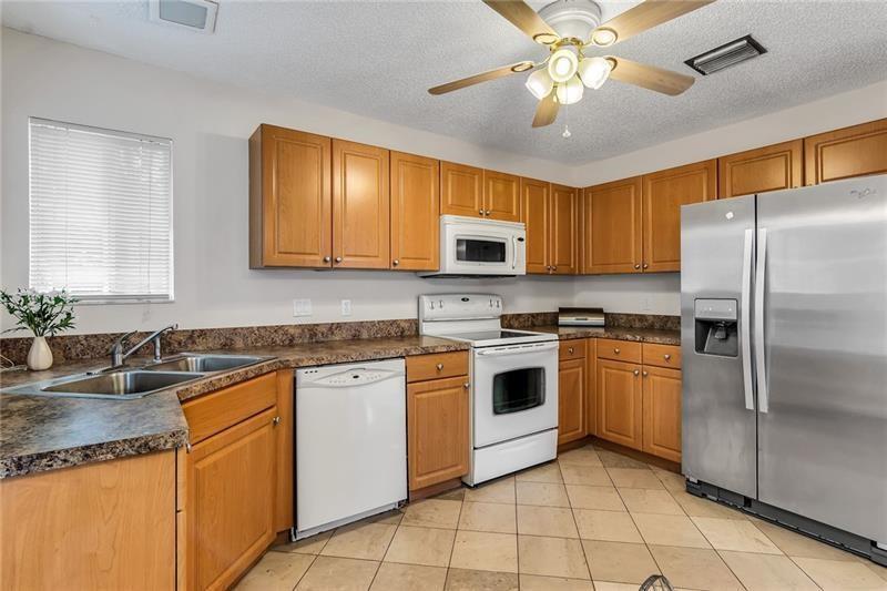 6751 Boca Pines Trail, Unit F Boca Raton, FL 33433 - Photo 6 of 22 Boca Pines Kitchen 2
