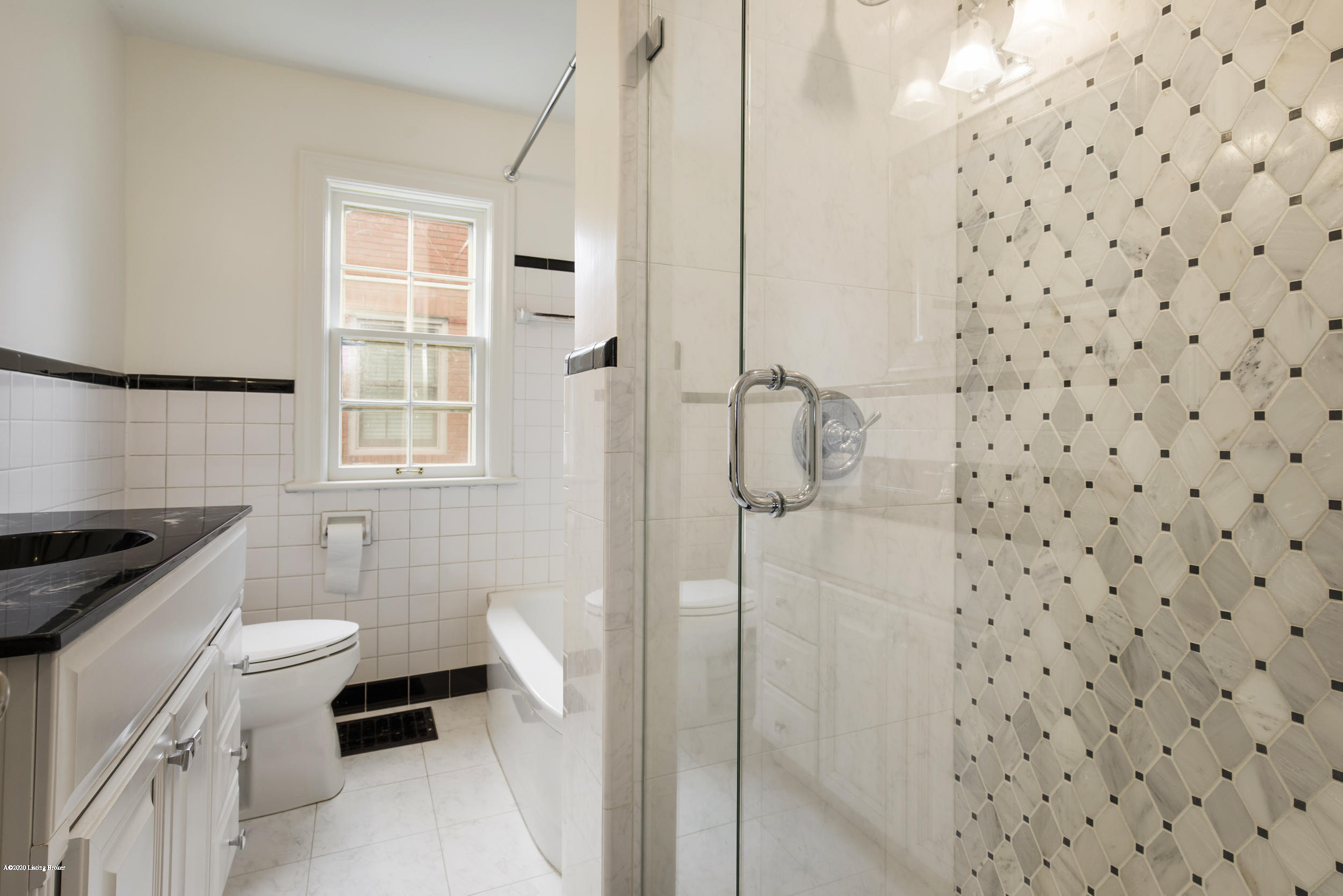 128 Gibson Road Louisville, KY 40207 - Photo 23 of 39 23-2nd fl full bath