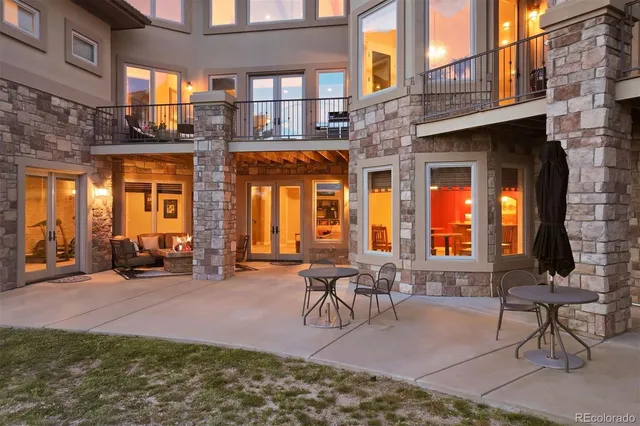 a view of a building with sitting area