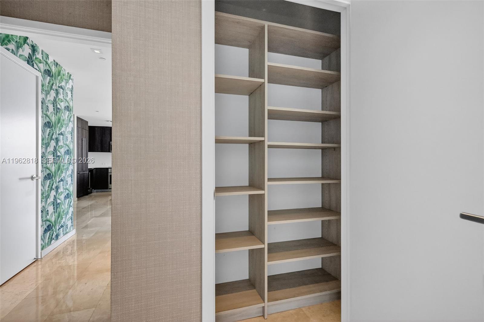 88 Southwest 7th Street, Unit 2402 Miami, FL 33130 - Photo 20 of 38