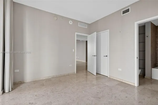 $8,000 | 88 Southwest 7th Street, Unit 2402, Miami, FL 33130
