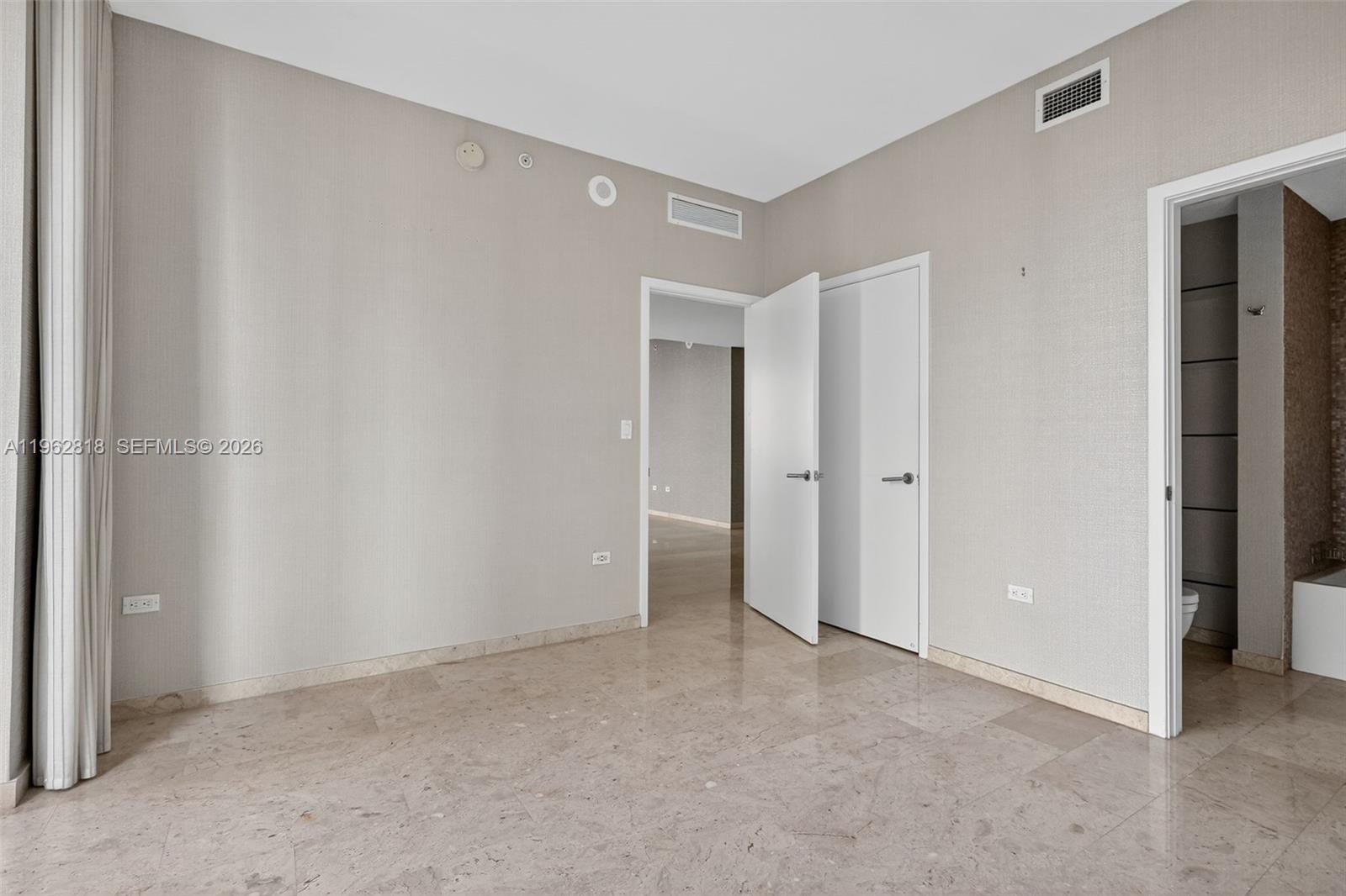 88 Southwest 7th Street, Unit 2402 Miami, FL 33130 - Photo 26 of 38 a view of an empty room