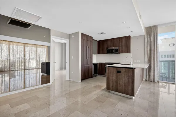 $8,000 | 88 Southwest 7th Street, Unit 2402, Miami, FL 33130