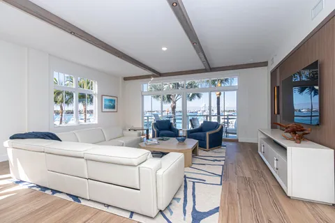 $2,875,000 | 184 Lake Drive, Unit 3201, Palm Beach Shores, FL 33404