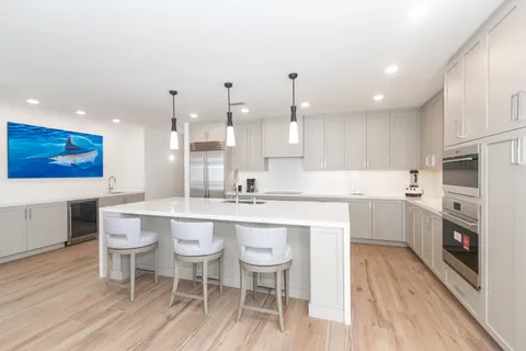 $2,875,000 | 184 Lake Drive, Unit 3201, Palm Beach Shores, FL 33404