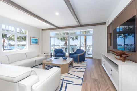 $2,875,000 | 184 Lake Drive, Unit 3201, Palm Beach Shores, FL 33404