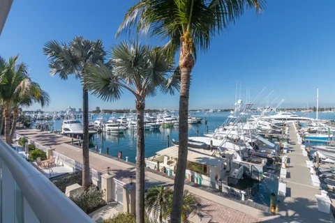 $2,875,000 | 184 Lake Drive, Unit 3201, Palm Beach Shores, FL 33404