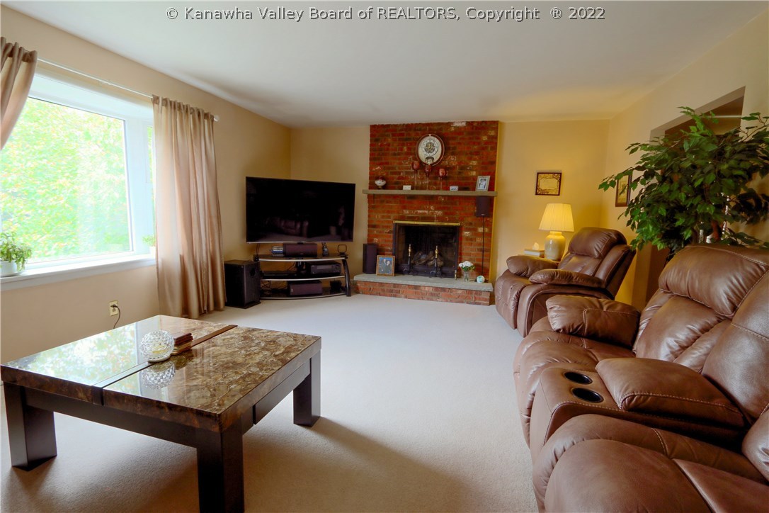 899 Valley Road Charleston, WV 25302 - Photo 7 of 14 Gallery Image 7