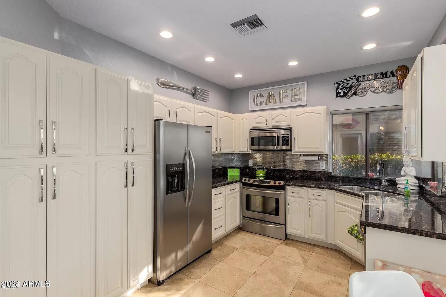 7272 East Gainey Ranch Road, Unit 66 Scottsdale, AZ 85258 - Photo 4 of 9 Kitchen