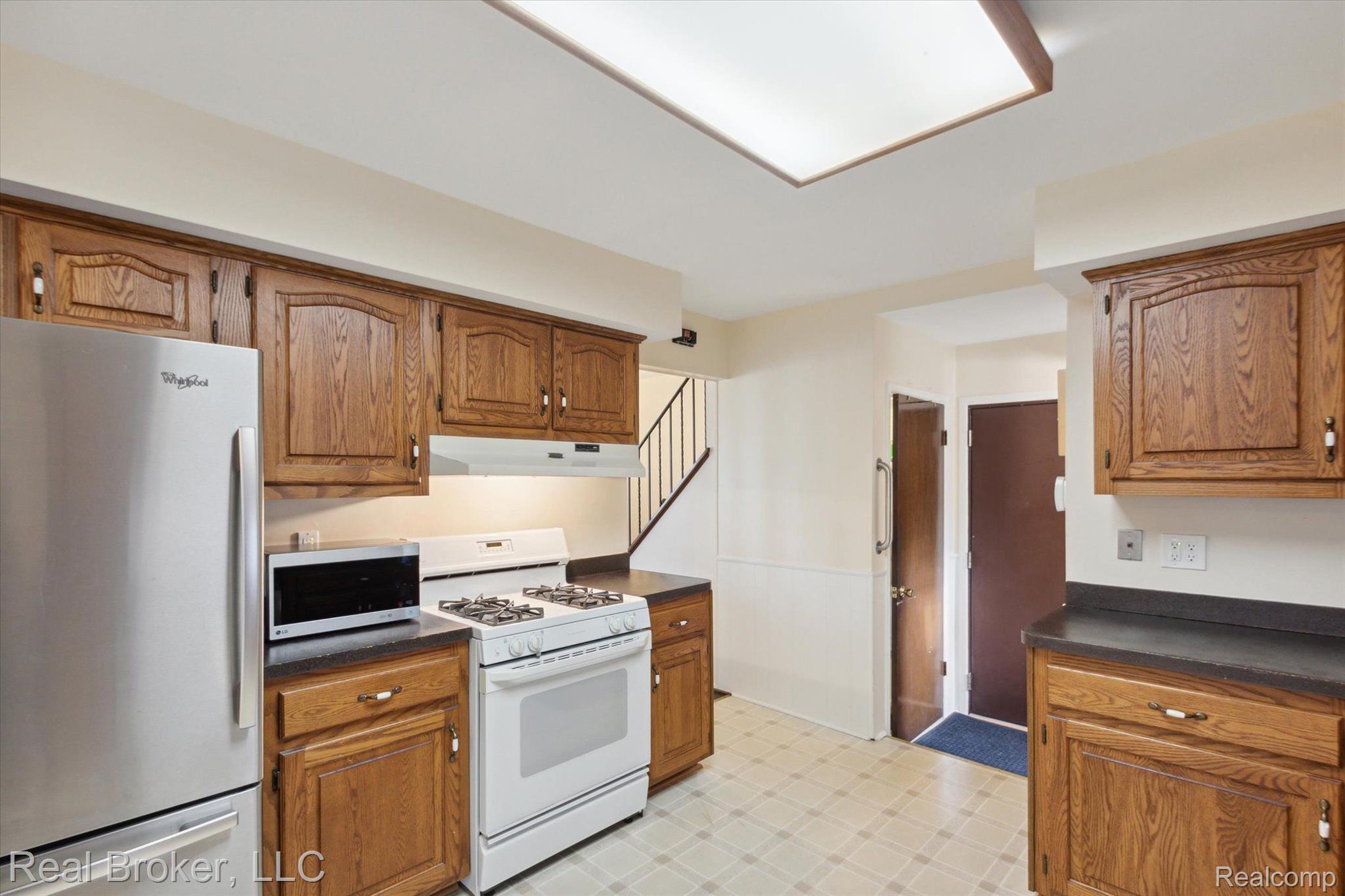 14559 Newburgh Road Livonia, MI 48154 - Photo 11 of 45 Gallery Image 11