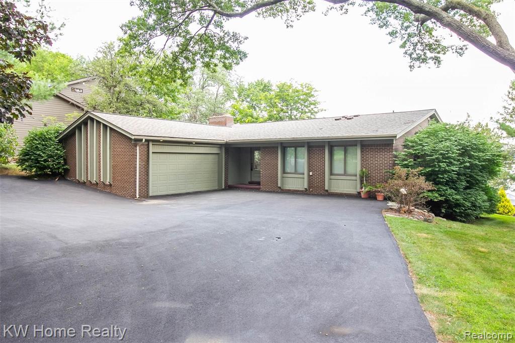 3930 Covert Road Waterford, MI 48328 - Photo 10 of 49