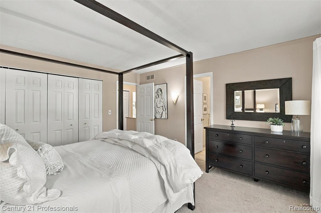 41827 Ridge Road East Novi, MI 48375 - Photo 28 of 34 Gallery Image 28